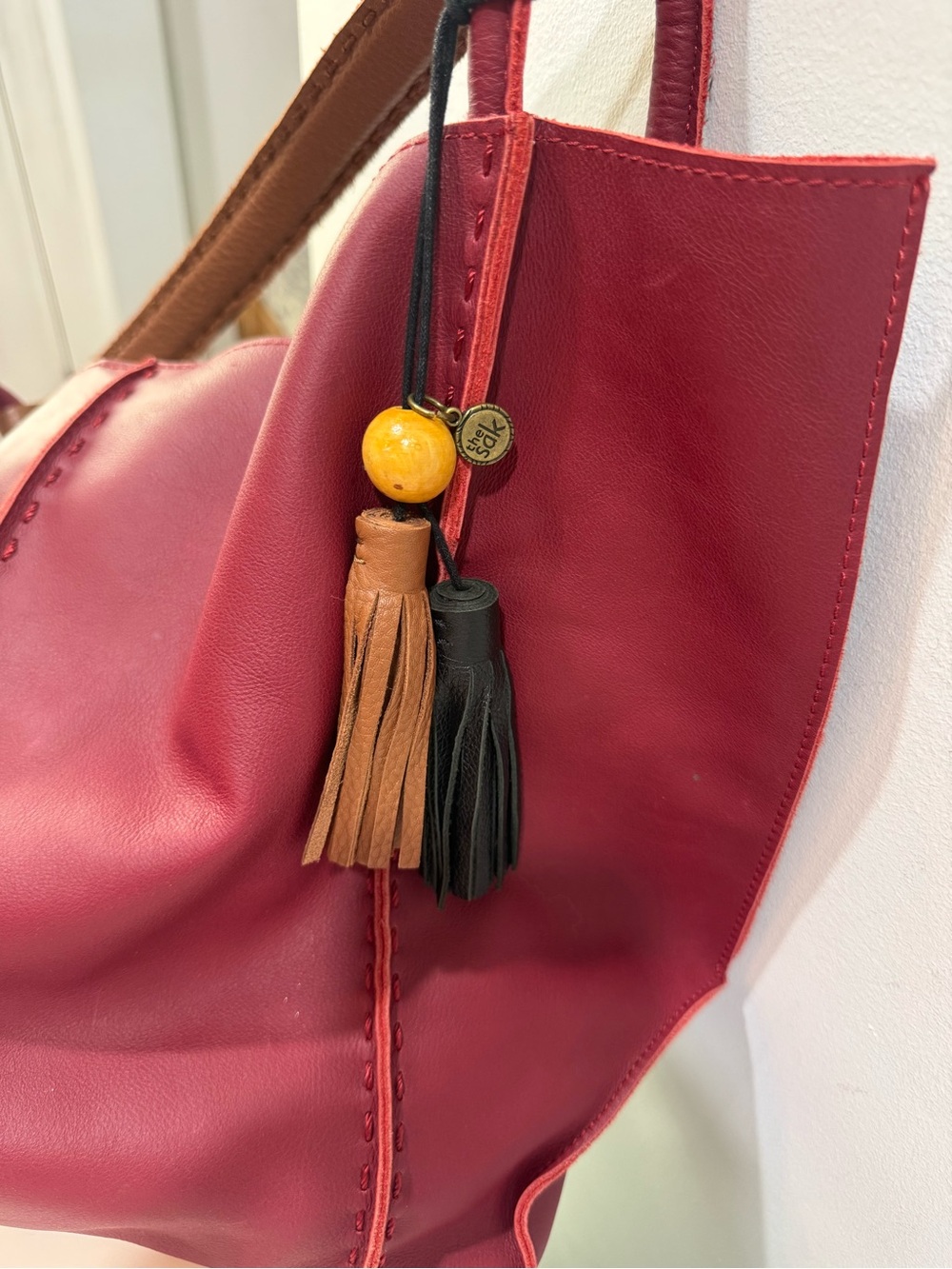 The Sak ~ Los Feliz Large Tote in Crimson Hobo like new! - Picture 6 of 17